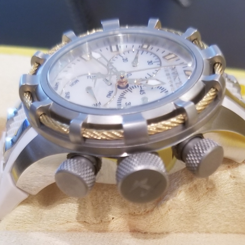 Invicta Bolt quartz - Picture 3 of 4